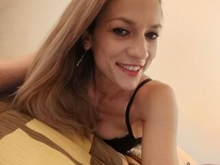 IsaaBella's Streaming Profile Image